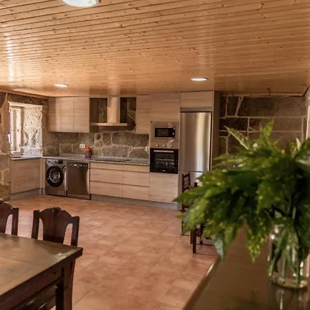 Casa Dos Muinos * بونتيفيذرا